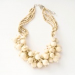 nah 9 Bílý náhrdelník