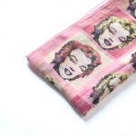 258 2 Šátek- růžový