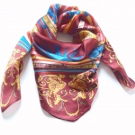 261-3b Šátek- vínový