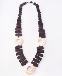 nah 537b Náhrdelník-hnědá