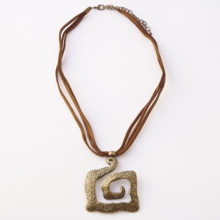 nah 131 Náhrdelník- zlatá