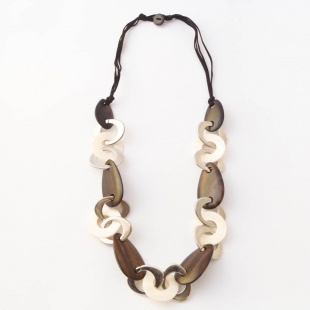 nah 164 Náhrdelník-hnědá